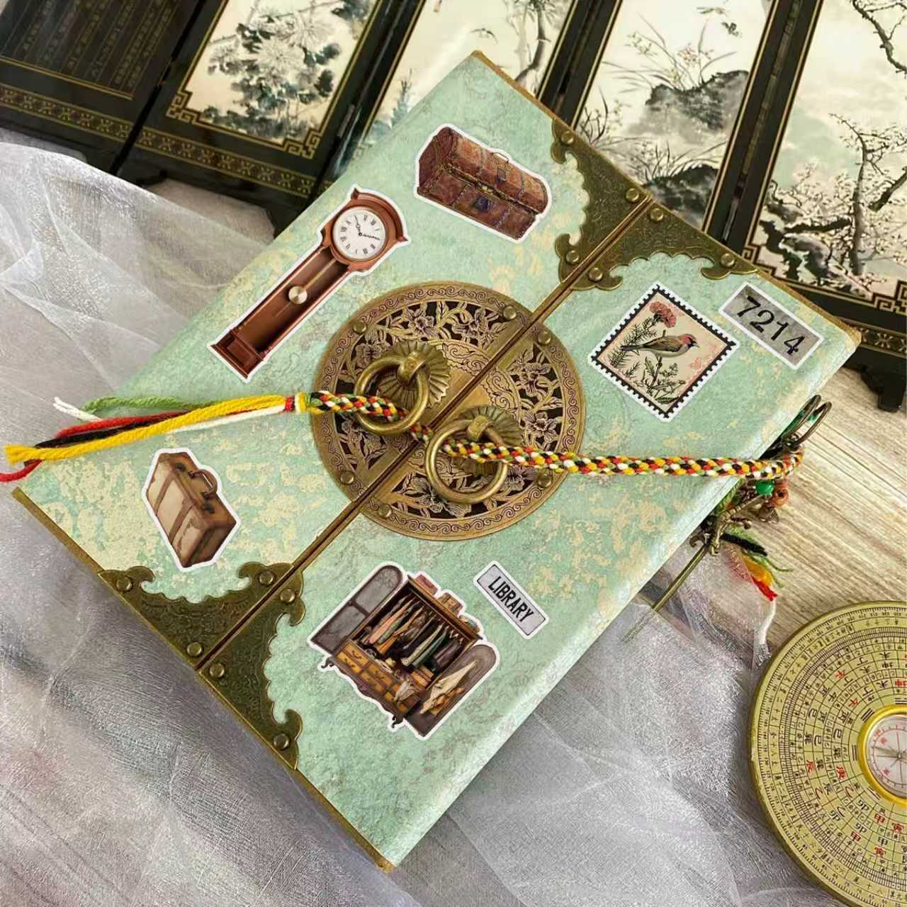 Vintage Trinkets Sticker Books - Embellishments For Scrapbooking 评论和价格
